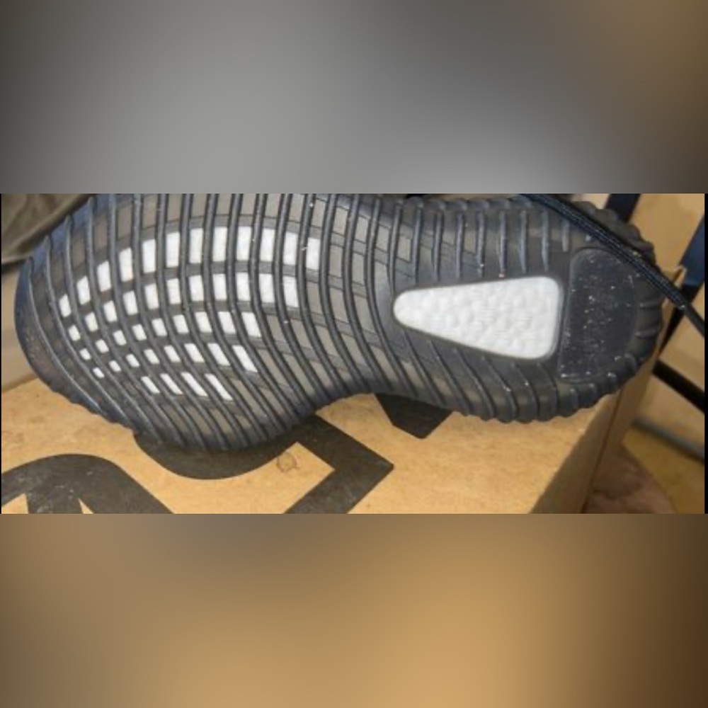 Yeezys  350 v2 dazzling blue